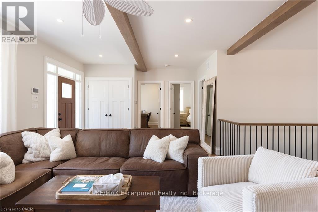 2195 COURTLAND DRIVE - 7