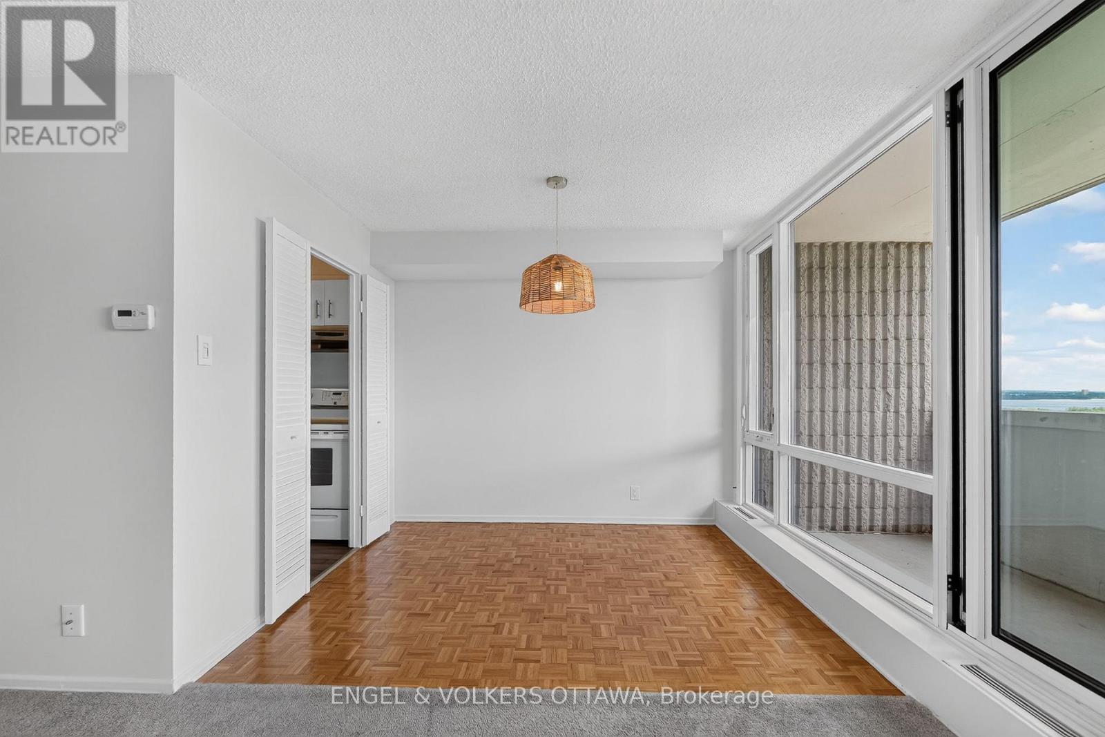 #1102 2625 REGINA STREET - 20