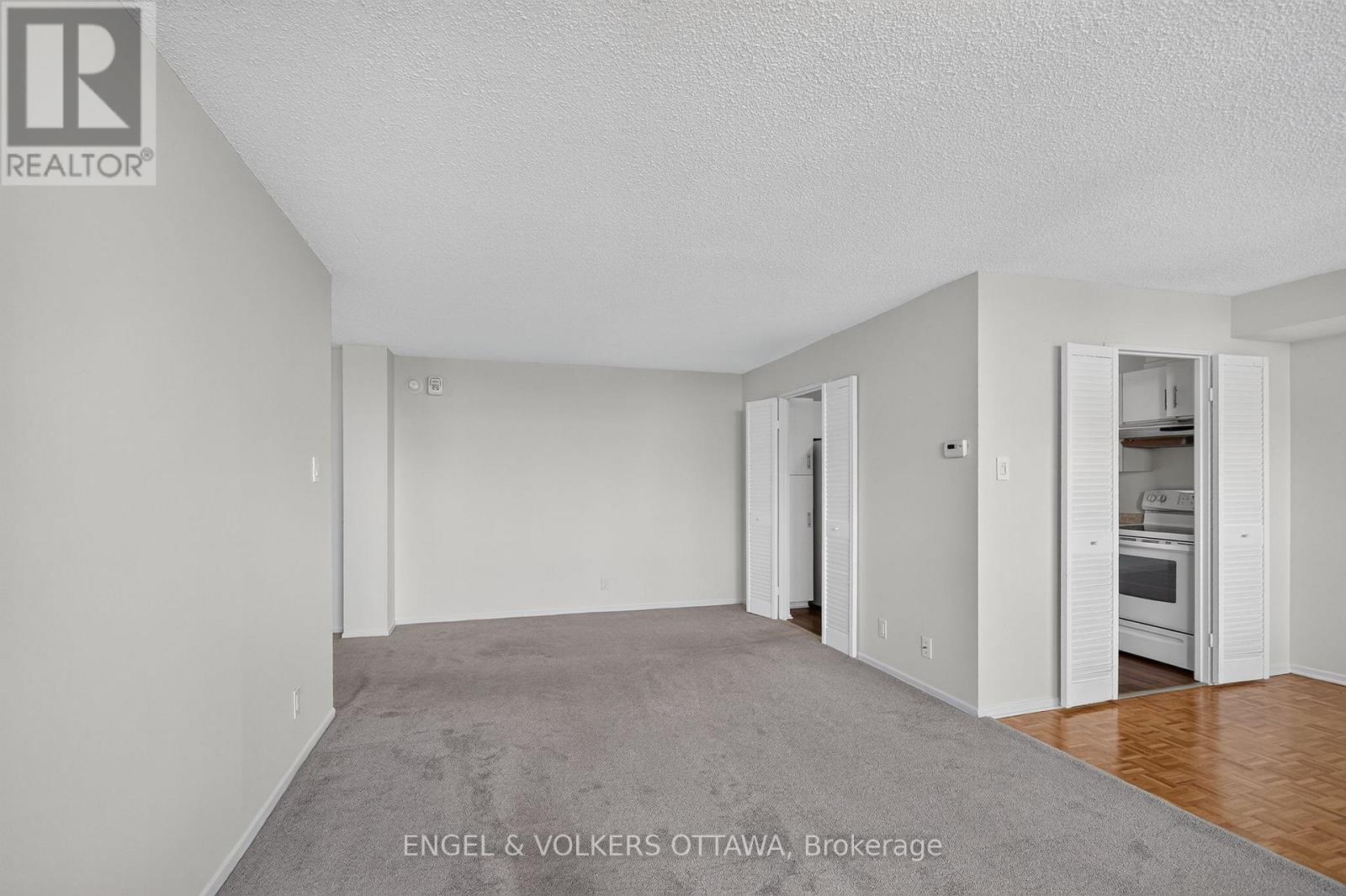 #1102 2625 REGINA STREET - 22