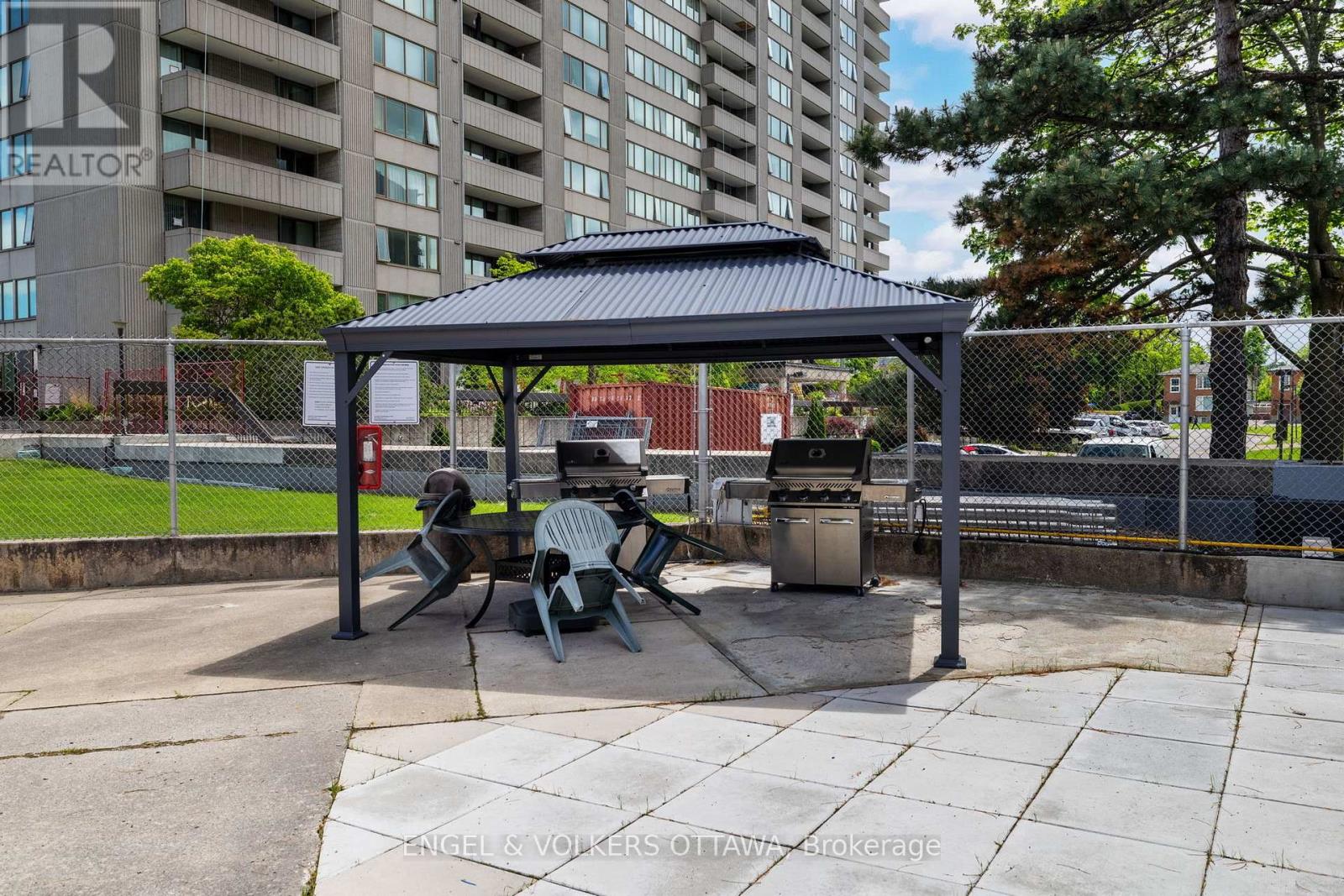 #1102 2625 REGINA STREET - 27