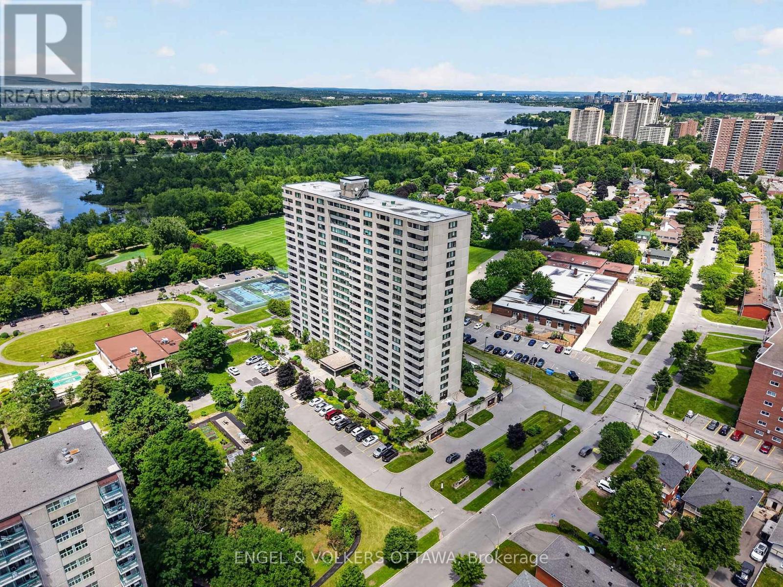 #1102 2625 REGINA STREET - 30