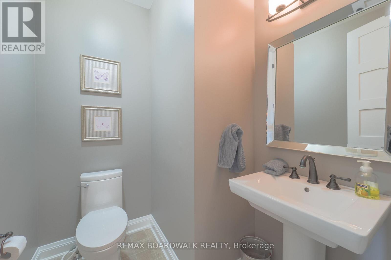 6 Bed, 4 Bath House for Sale in Ottawa – 49 SAWGRASS CIRCLE, Ottawa – MLS# X13486324 - Image 17