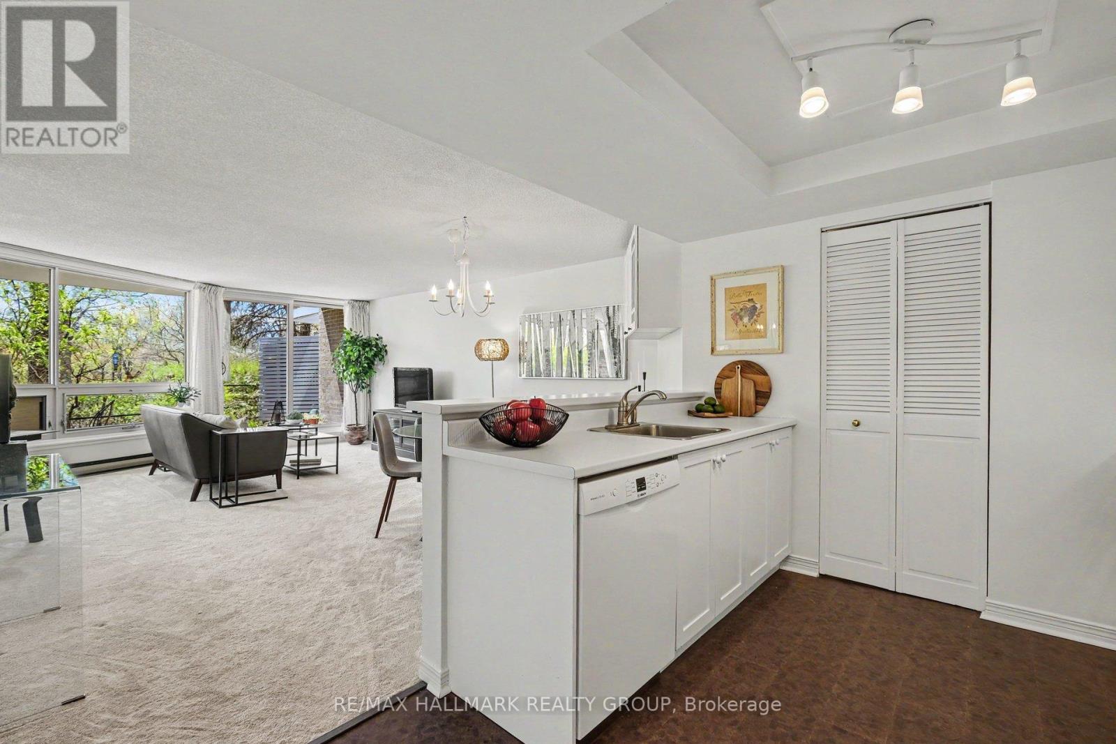 #103 30 CHARLEVOIX STREET - 15