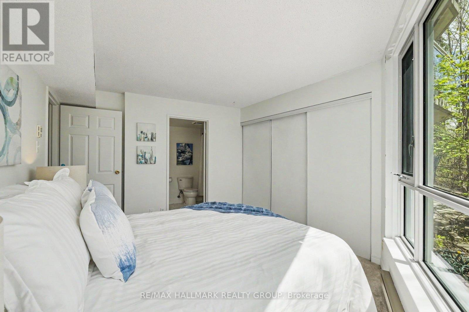 #103 30 CHARLEVOIX STREET - 18