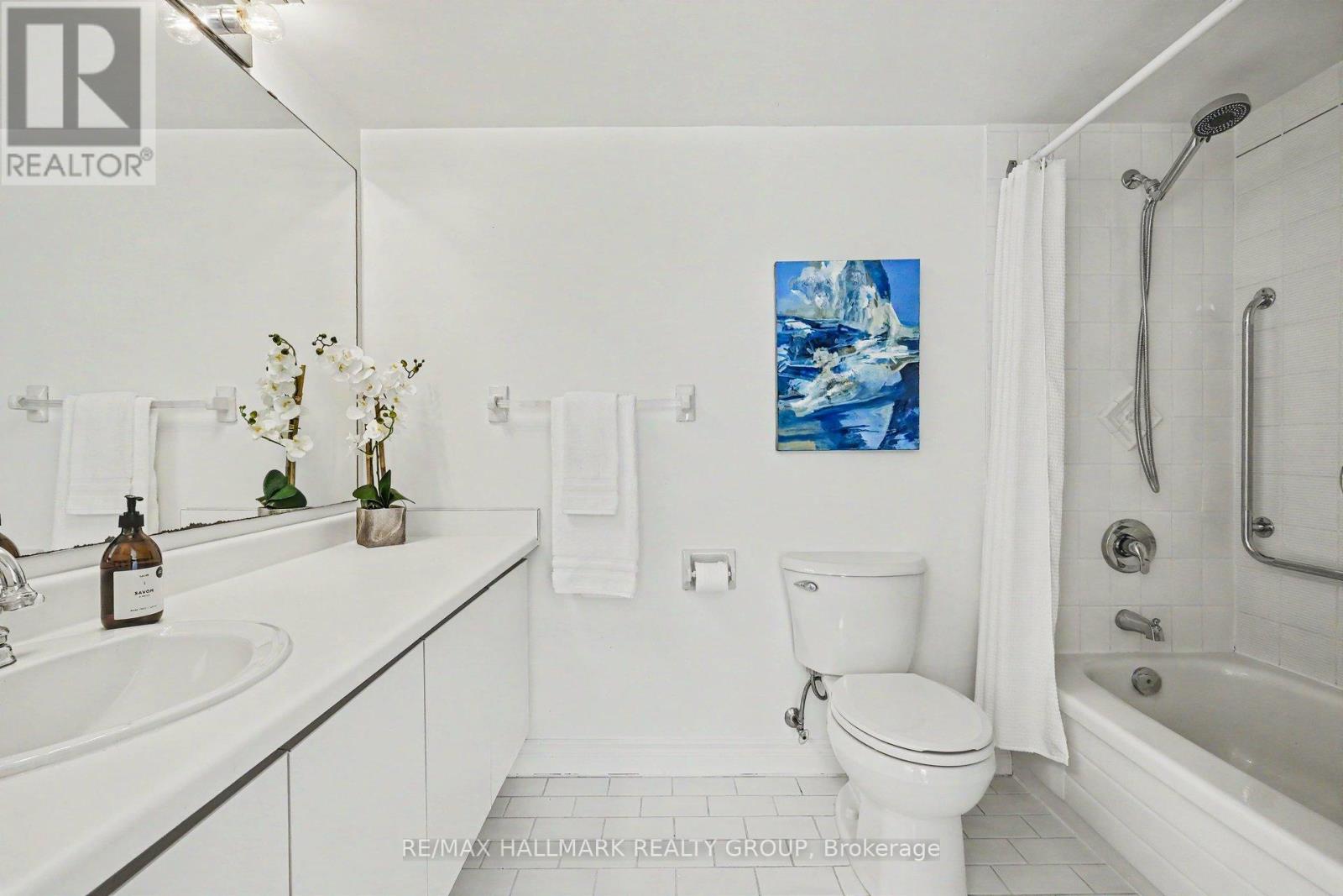 #103 30 CHARLEVOIX STREET - 19