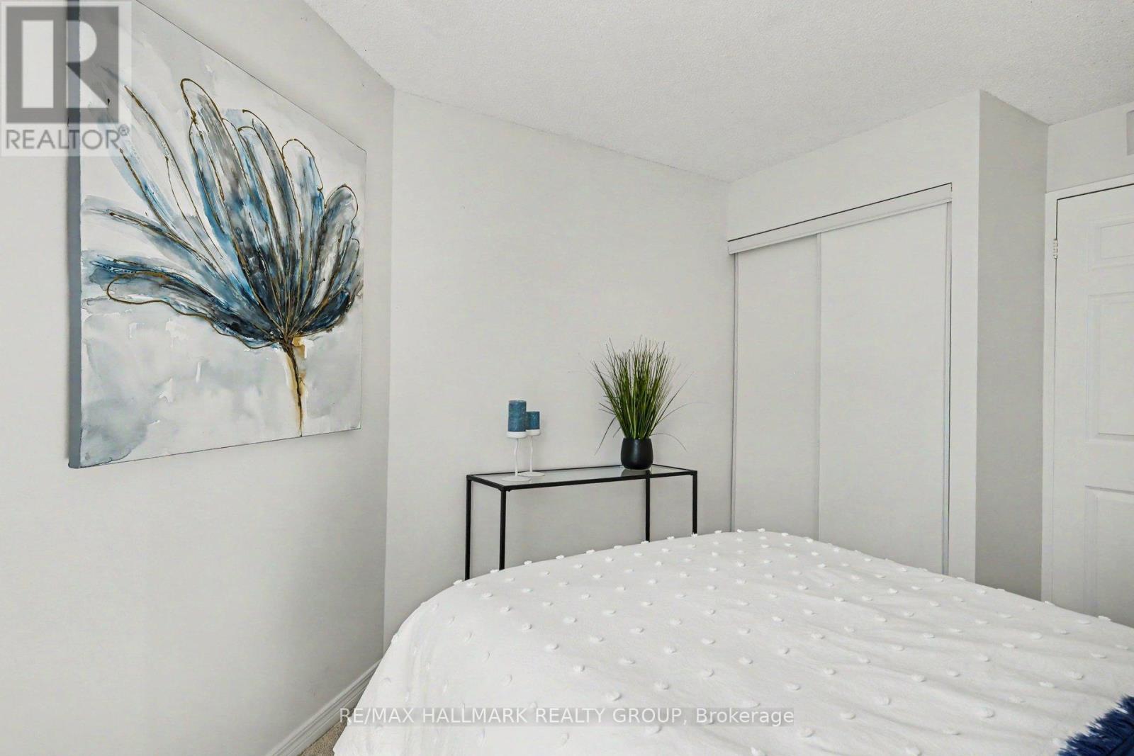 #103 30 CHARLEVOIX STREET - 21