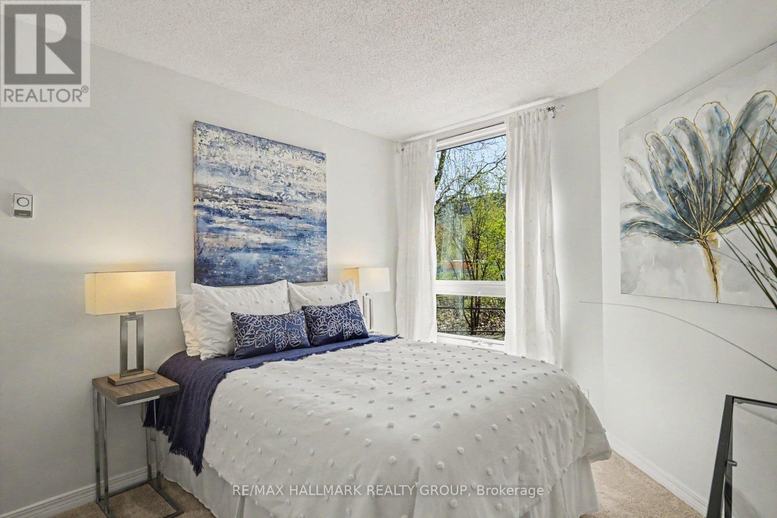 #103 30 CHARLEVOIX STREET - 22