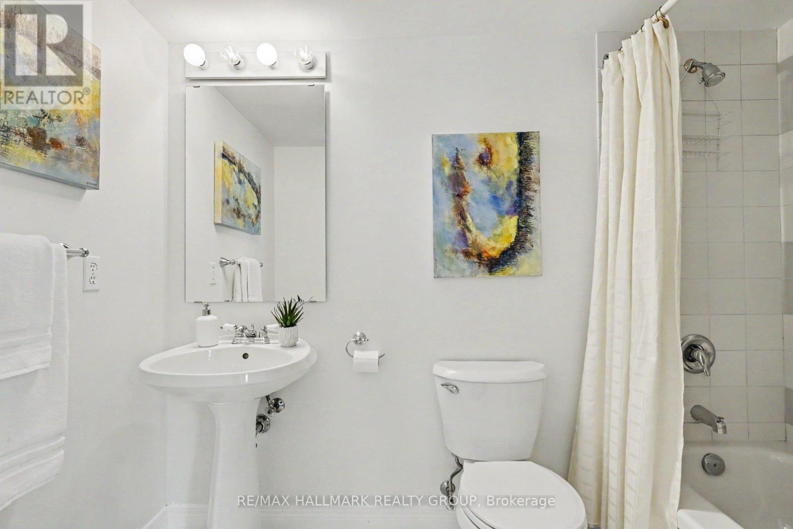 #103 30 CHARLEVOIX STREET - 23