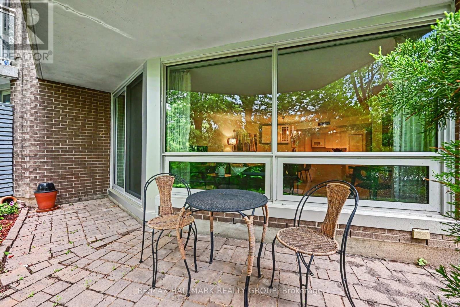 #103 30 CHARLEVOIX STREET - 25