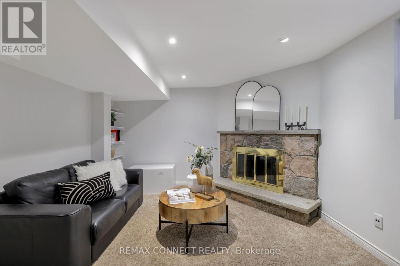52 ANGUS DRIVE - 37