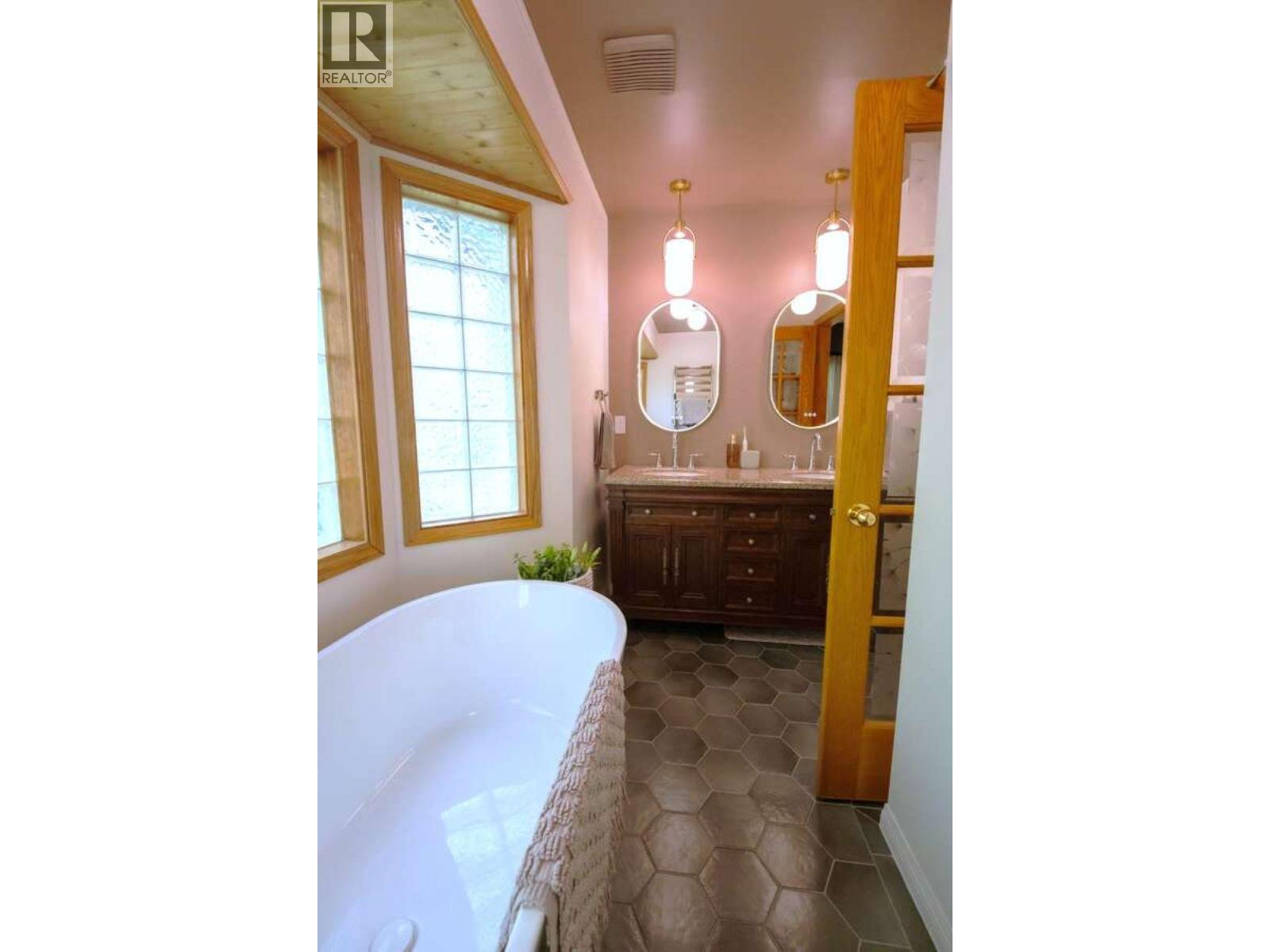 Photo 24 of 43 — 8488 NORTH NECHAKO ROAD · Prince George, BC