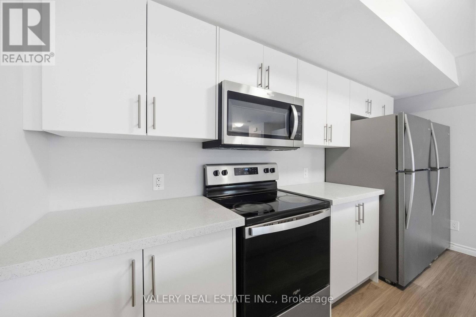 #14 250 PENETANGUISHENE ROAD - 14