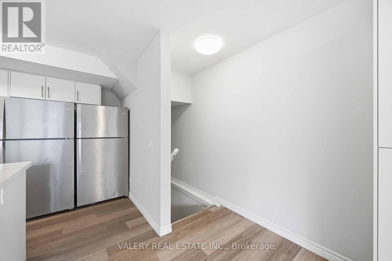 #14 250 PENETANGUISHENE ROAD - 15