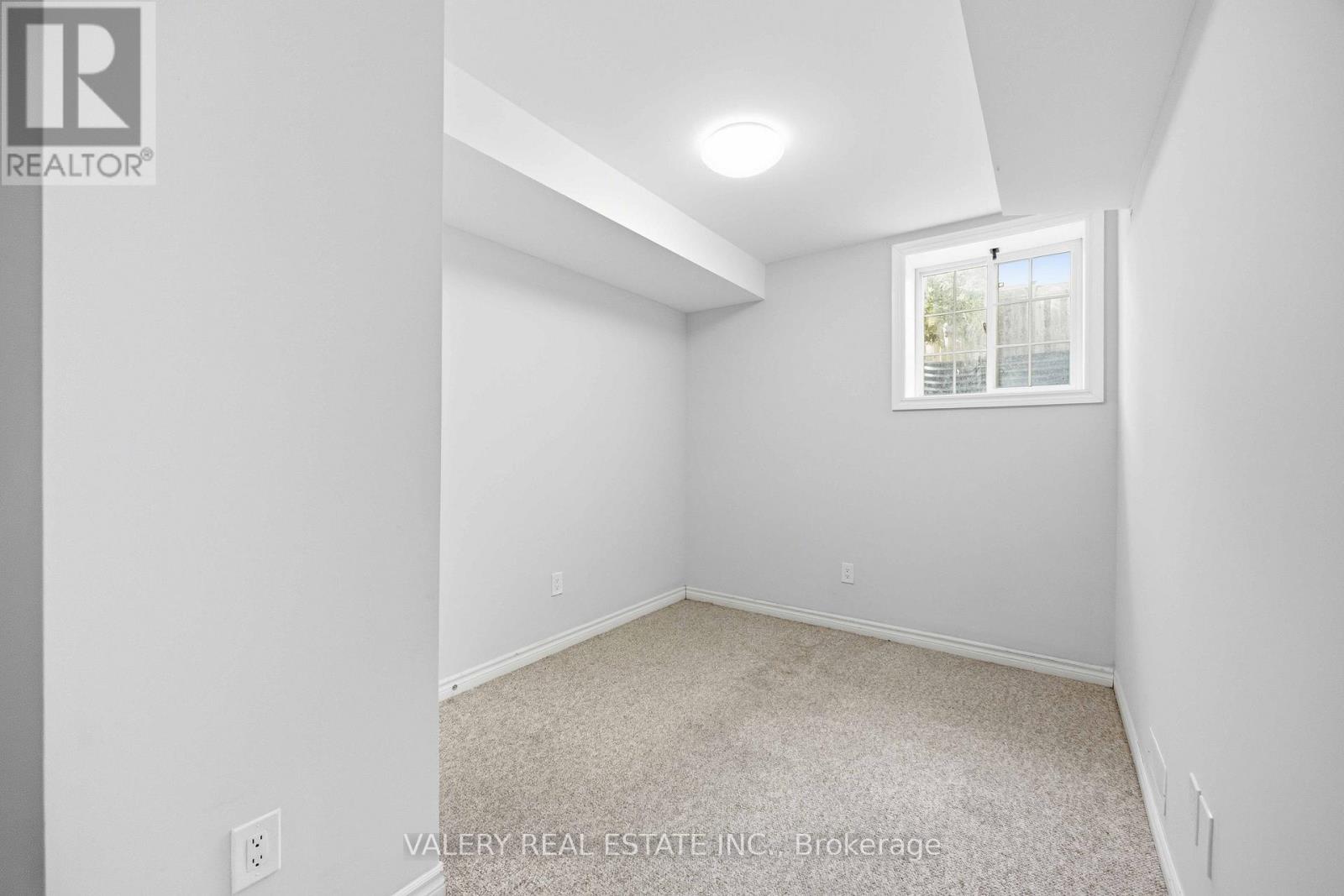 #14 250 PENETANGUISHENE ROAD - 26