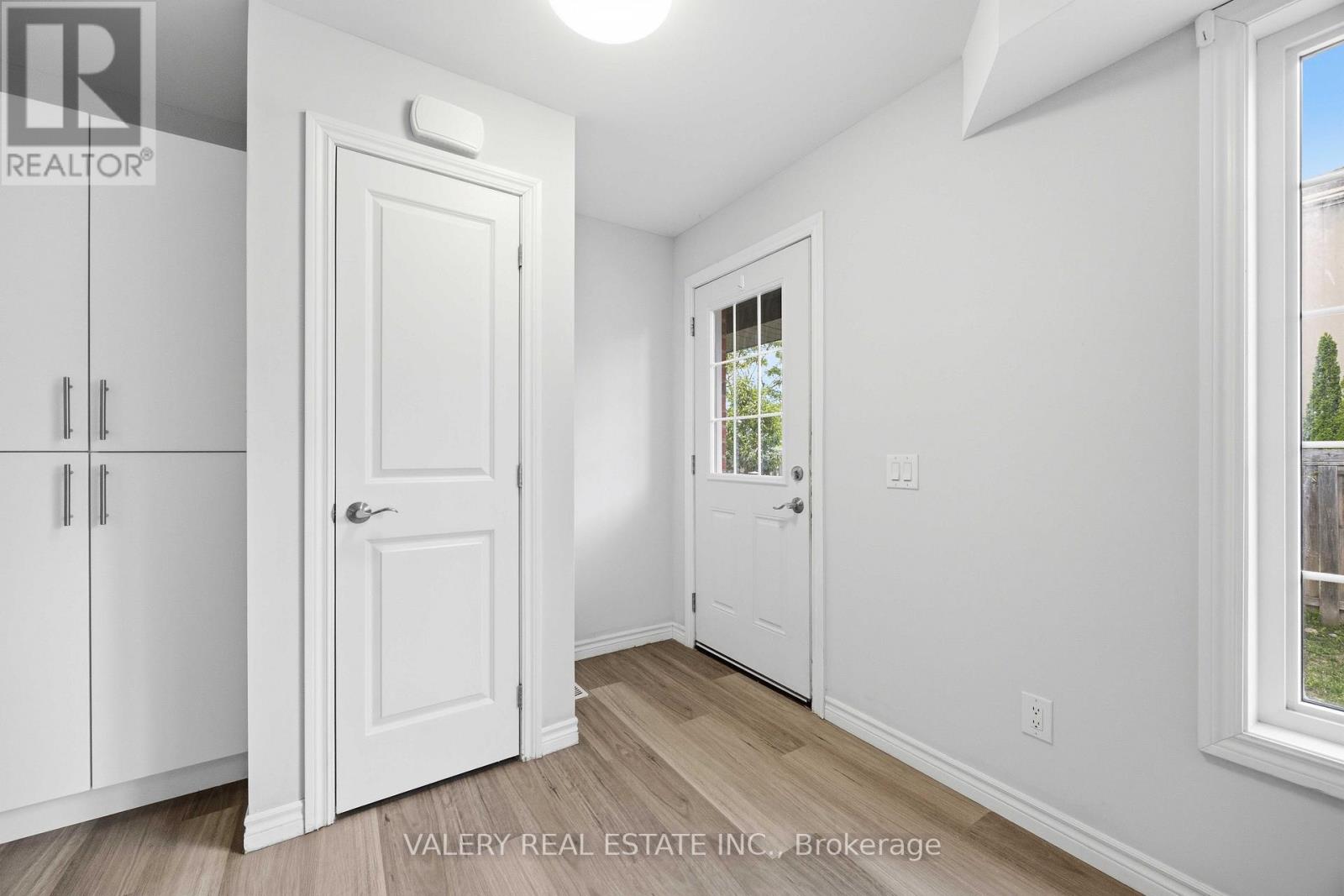#14 250 PENETANGUISHENE ROAD - 4