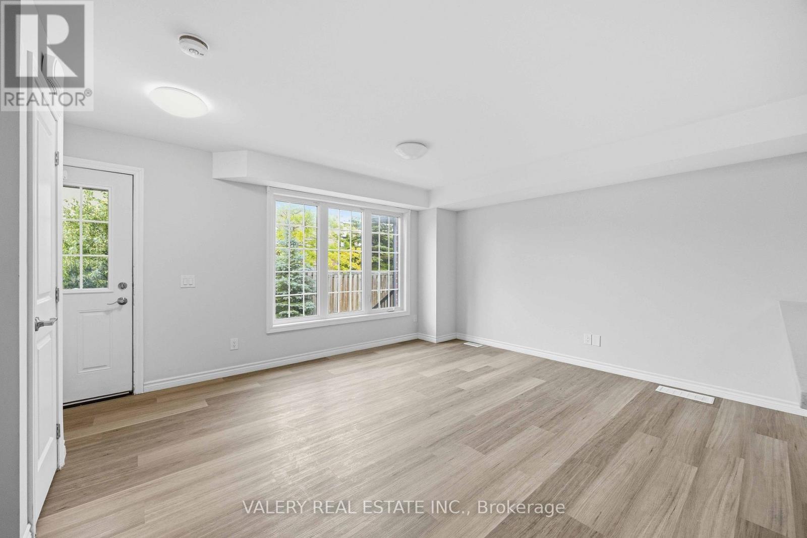 #14 250 PENETANGUISHENE ROAD - 6