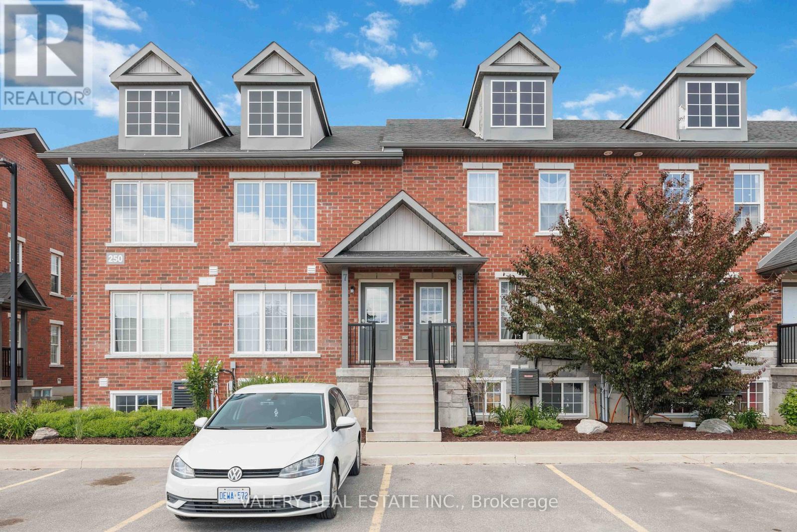 #7 250 PENETANGUISHENE ROAD - 1