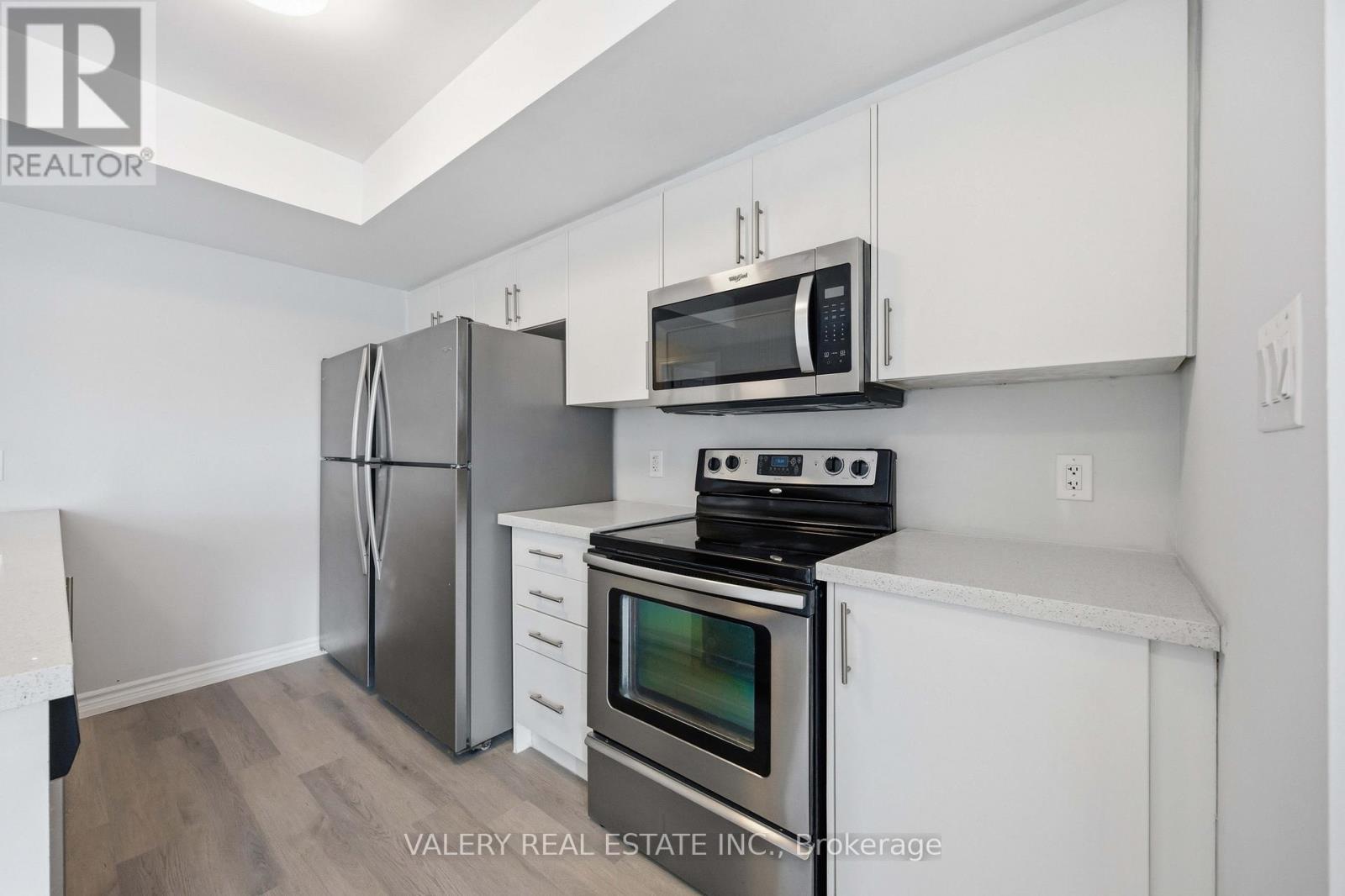 #7 250 PENETANGUISHENE ROAD - 11