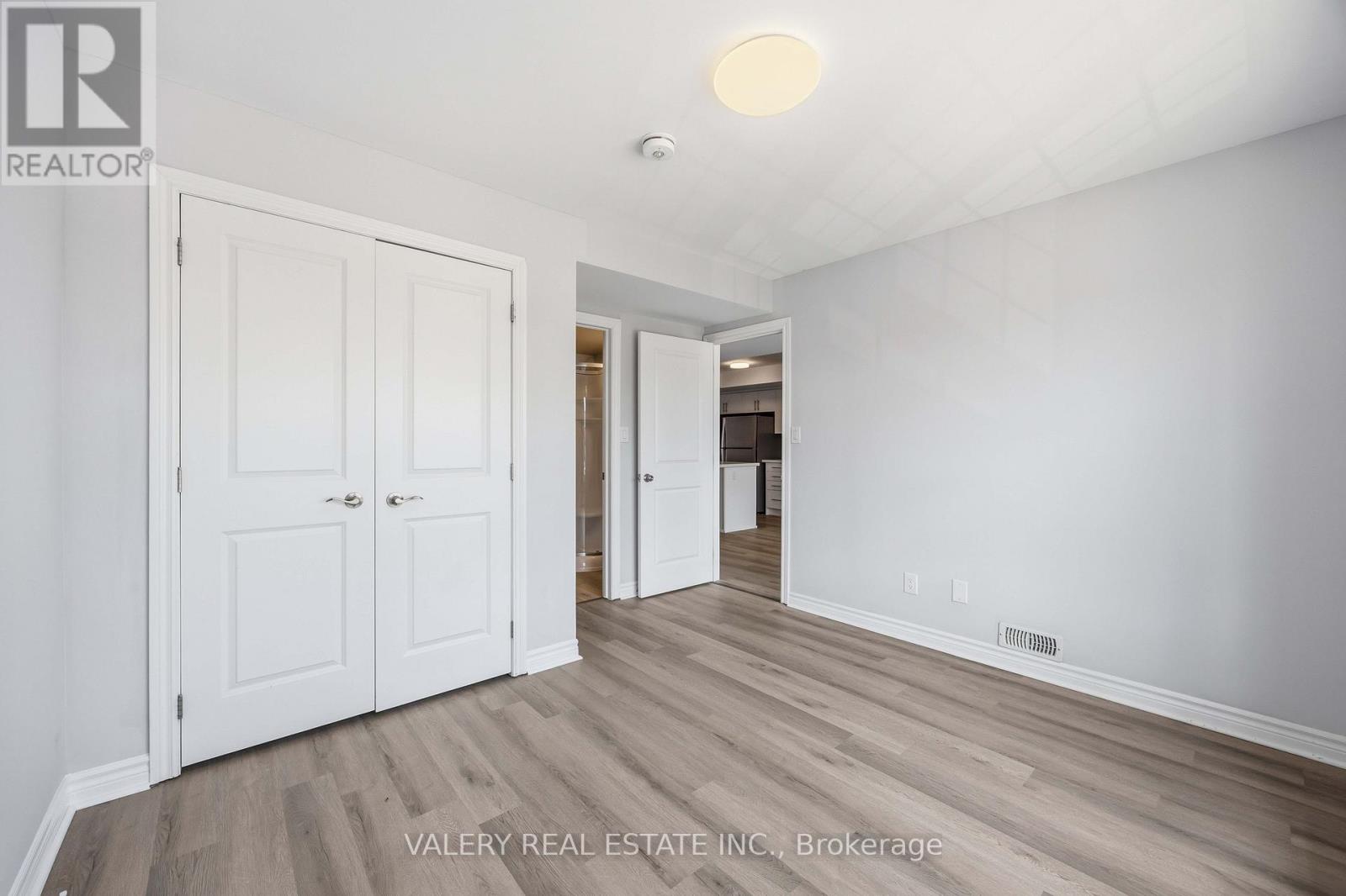 #7 250 PENETANGUISHENE ROAD - 15