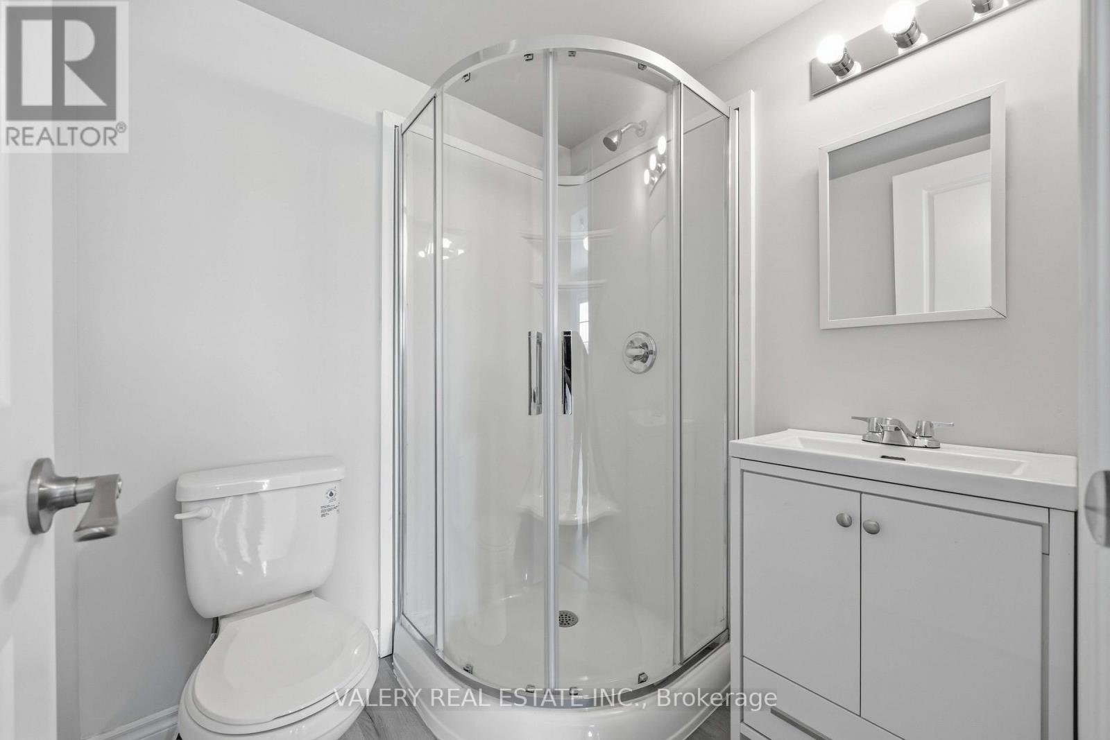 #7 250 PENETANGUISHENE ROAD - 17