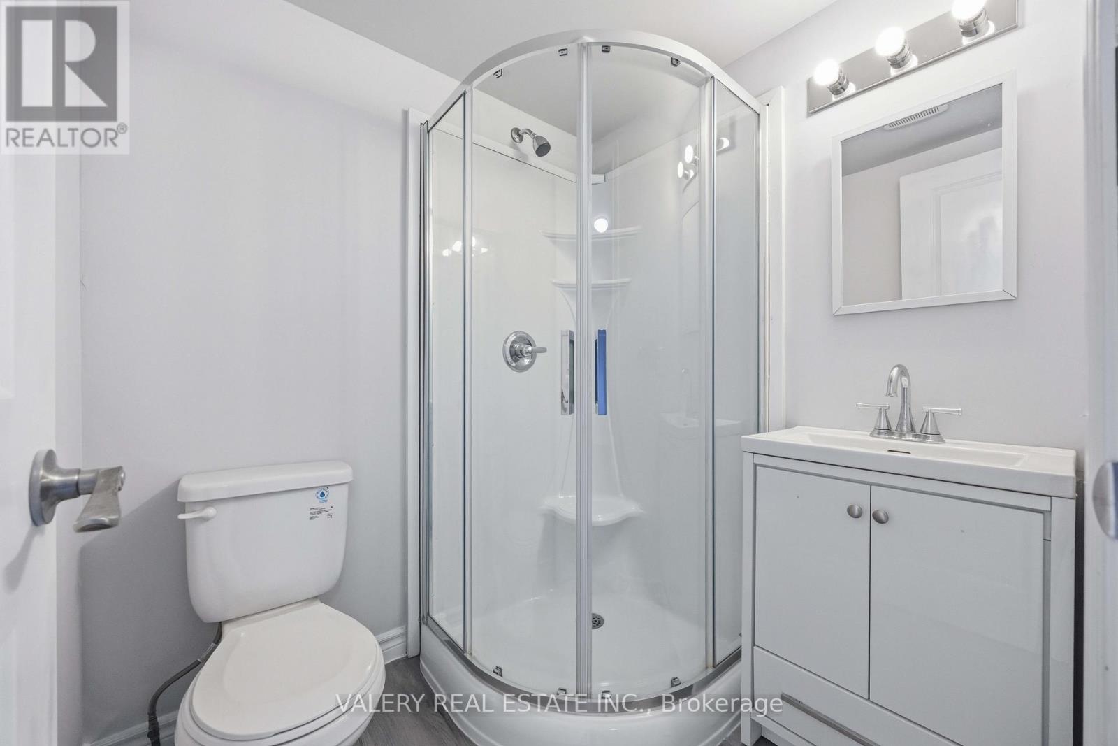 #7 250 PENETANGUISHENE ROAD - 29