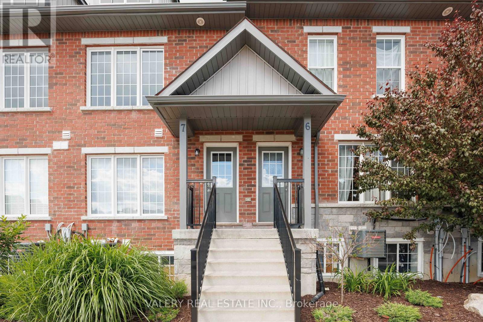 #7 250 PENETANGUISHENE ROAD - 3