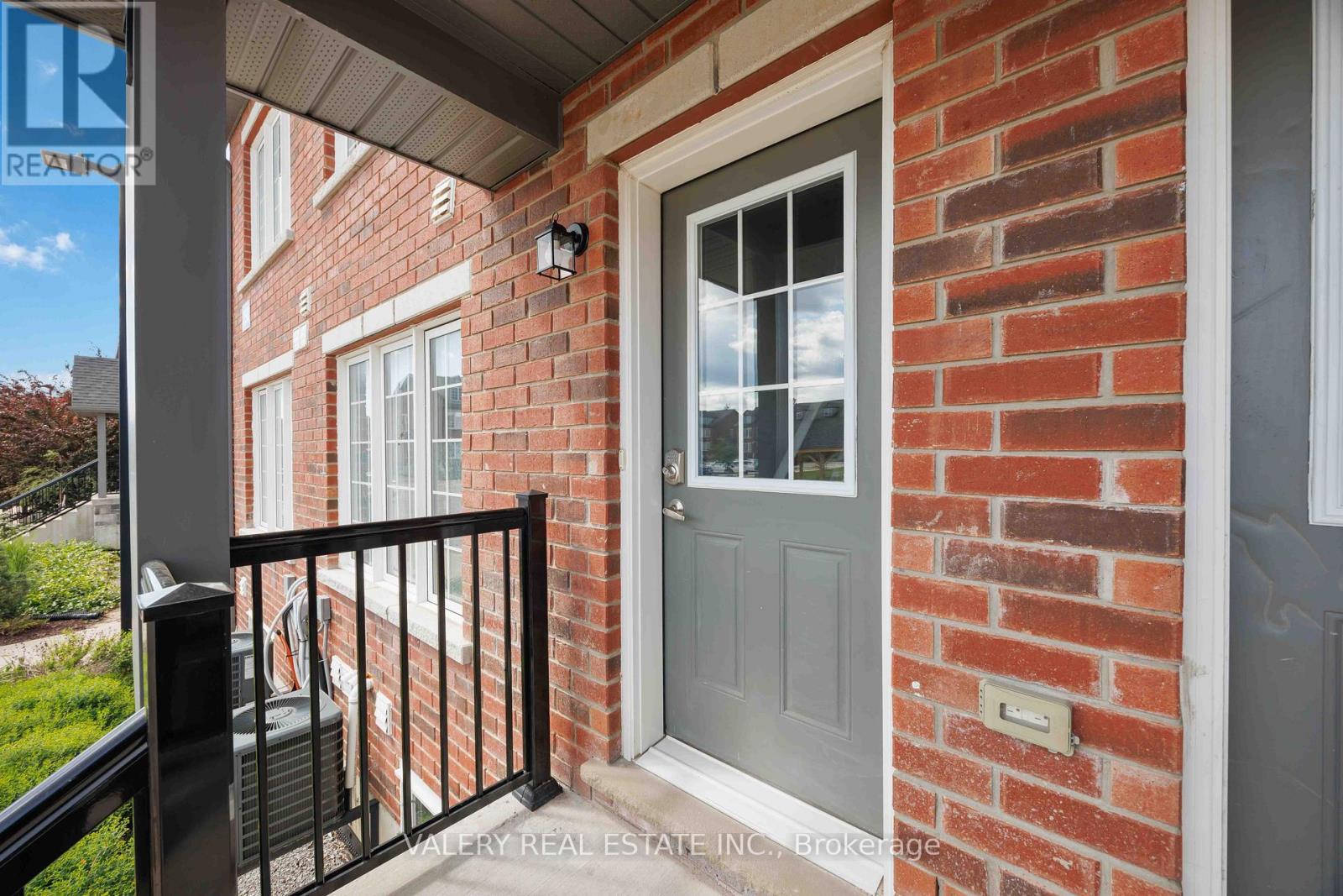 #7 250 PENETANGUISHENE ROAD - 4