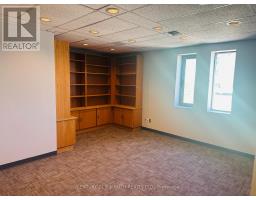 301,302,303 - 34 Simcoe Street, Barrie, ON L4N6T4 Photo 25