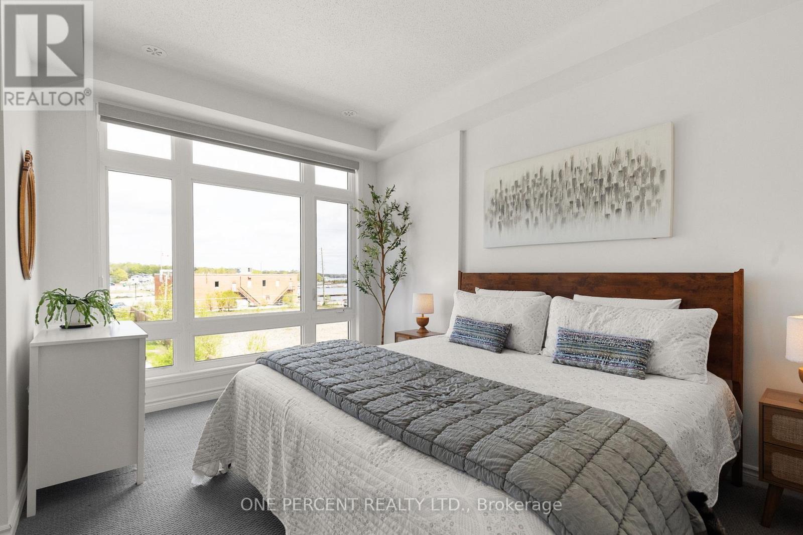 129 COLBORNE STREET E - 27