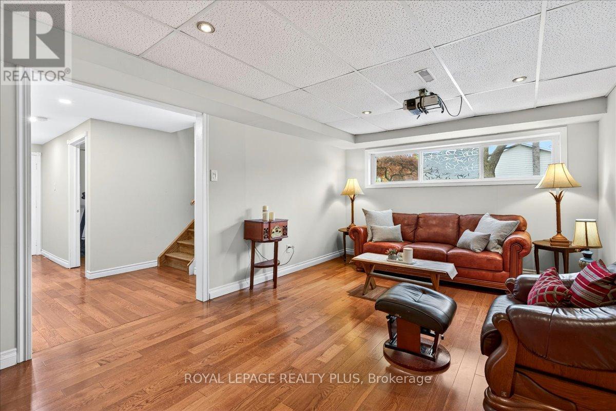 4452 DELANEY DRIVE - 33