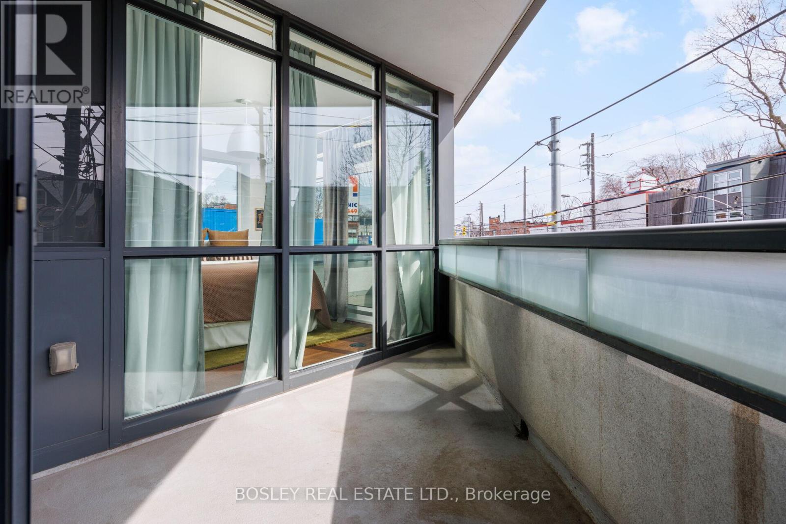 #209 36 HOWARD PARK AVENUE - 26
