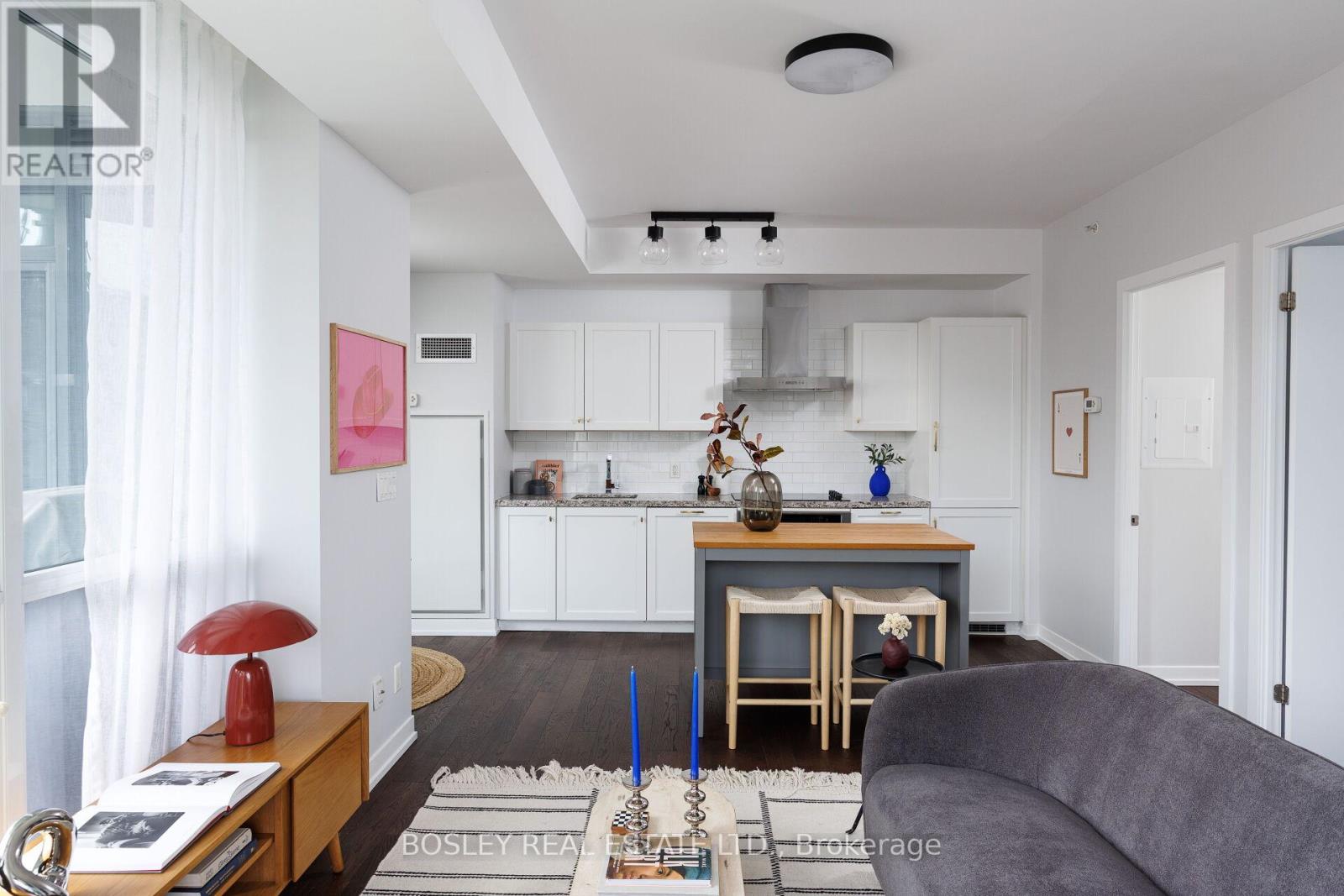 #209 36 HOWARD PARK AVENUE - 3