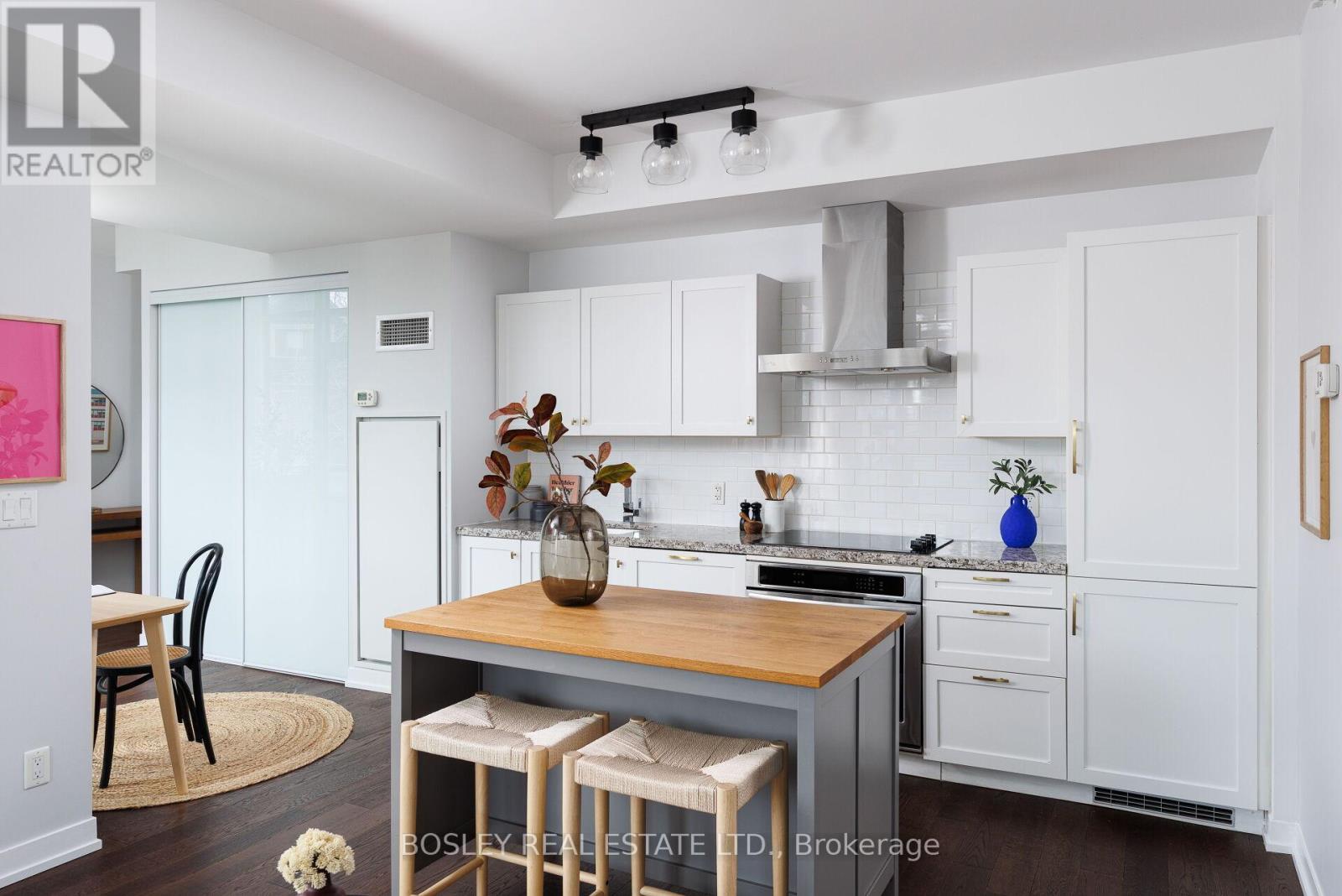 #209 36 HOWARD PARK AVENUE - 5
