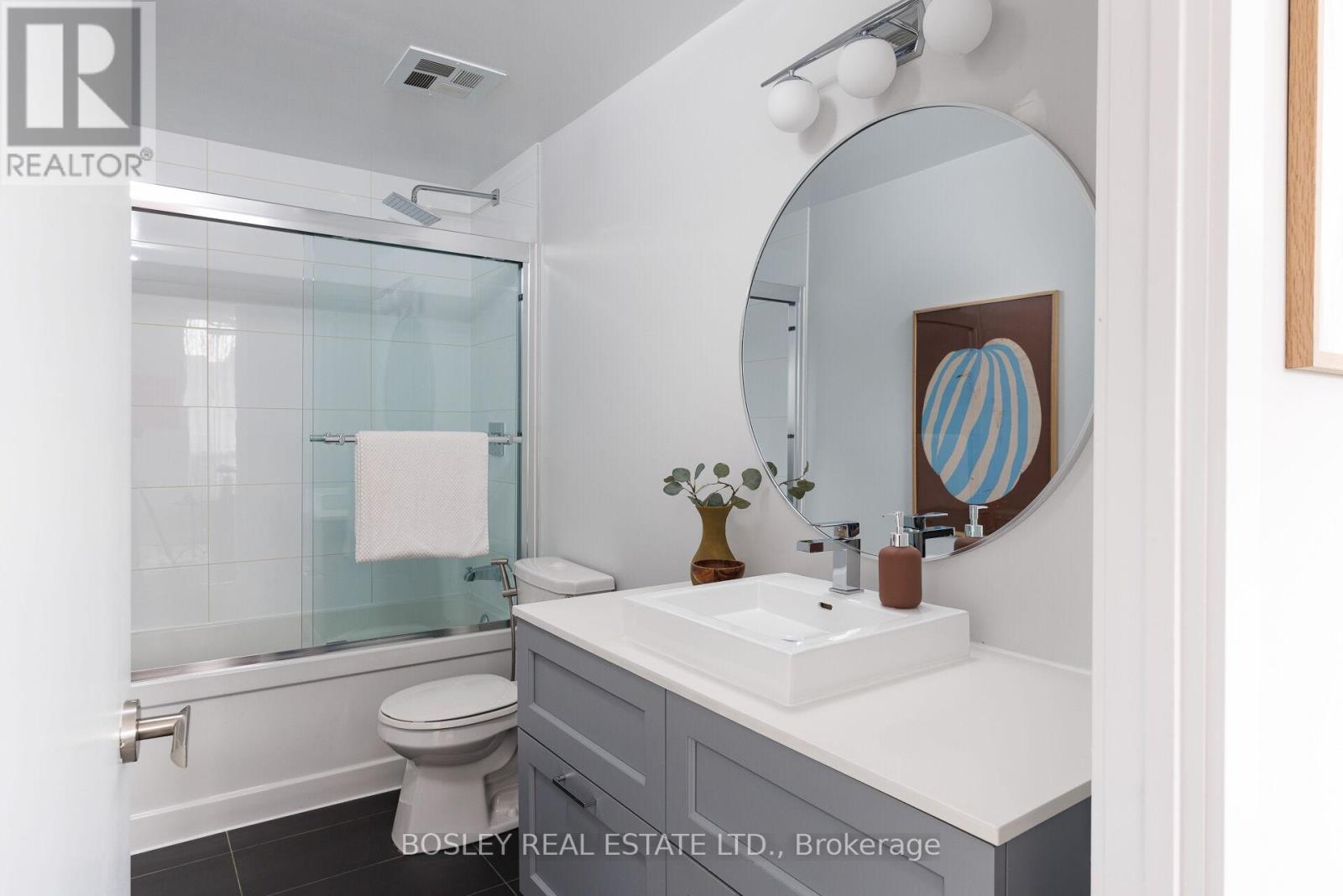 #209 36 HOWARD PARK AVENUE - 9