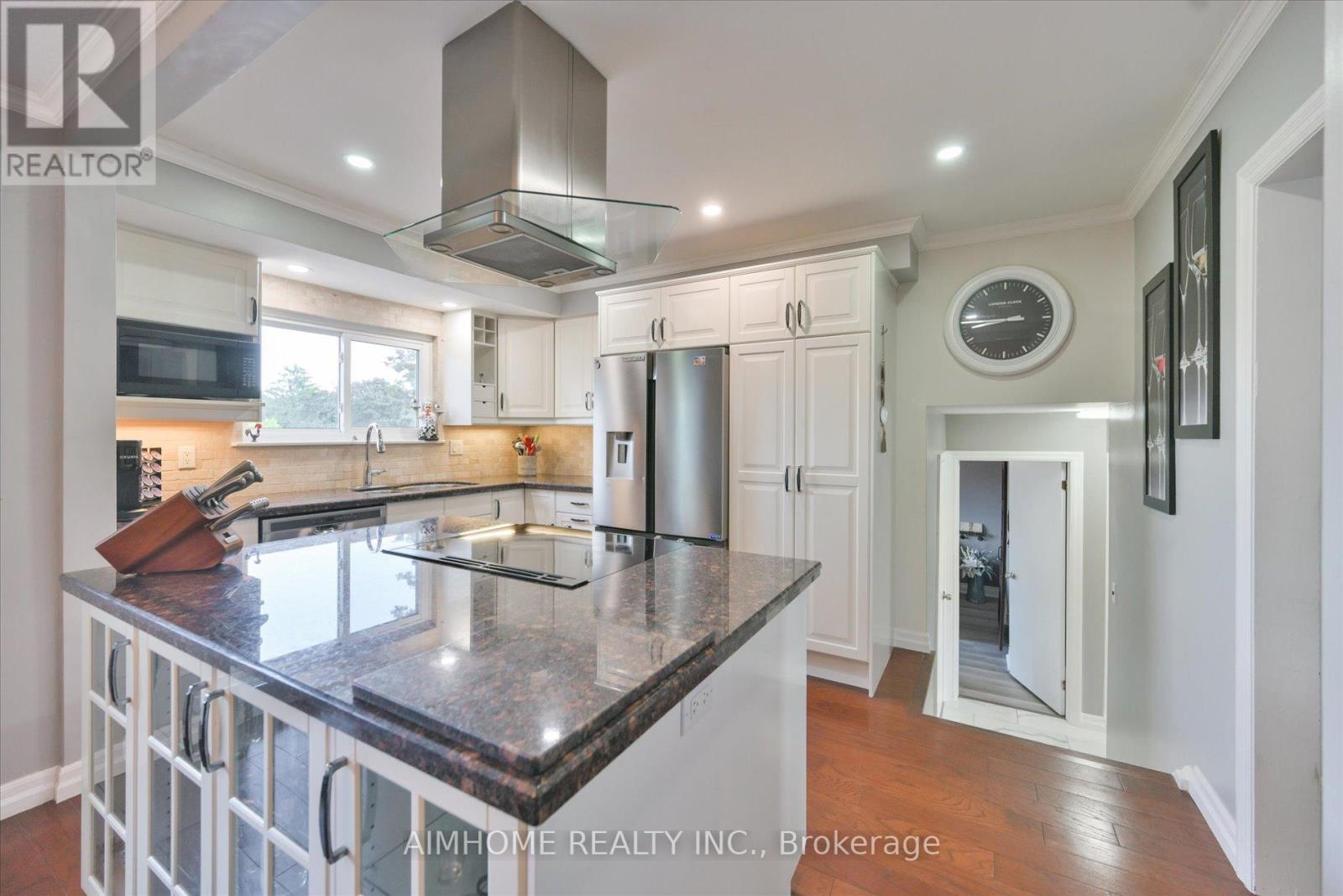 232 MCMURCHY AVENUE - 12