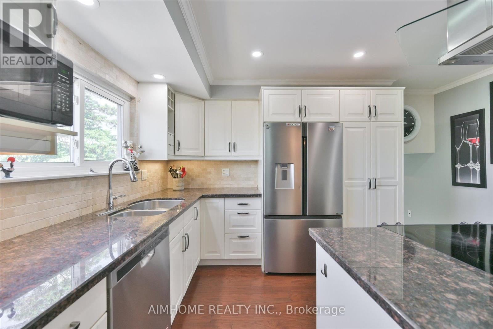 232 MCMURCHY AVENUE - 15