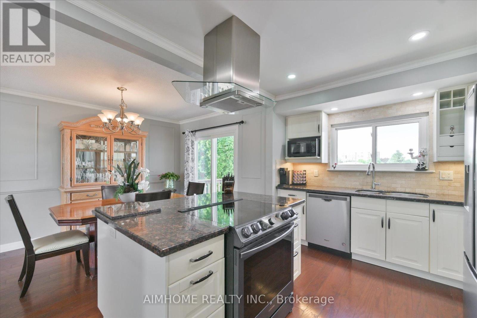 232 MCMURCHY AVENUE - 16