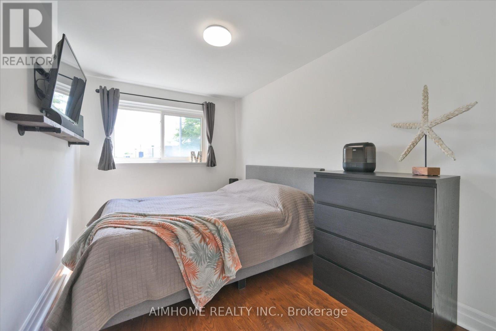 232 MCMURCHY AVENUE - 23