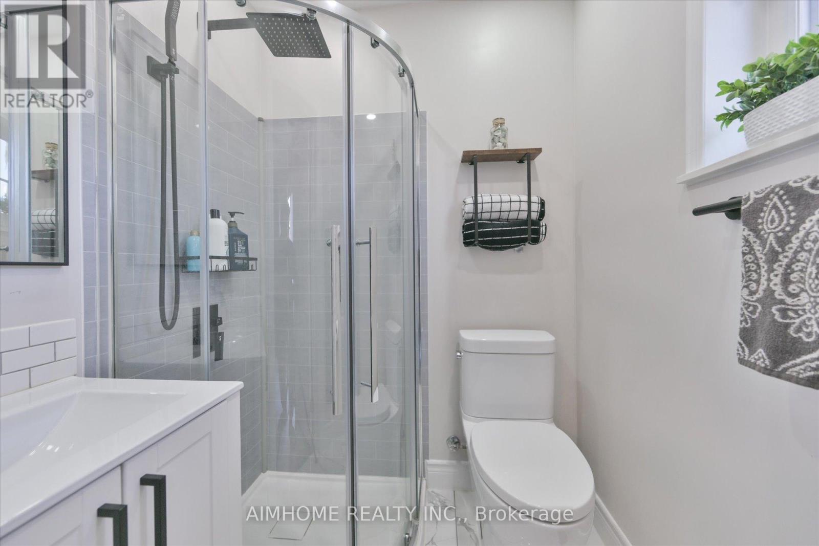 232 MCMURCHY AVENUE - 26