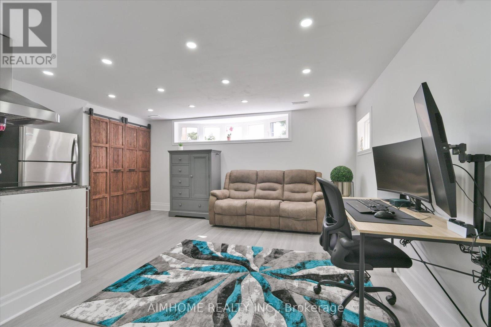 232 MCMURCHY AVENUE - 27