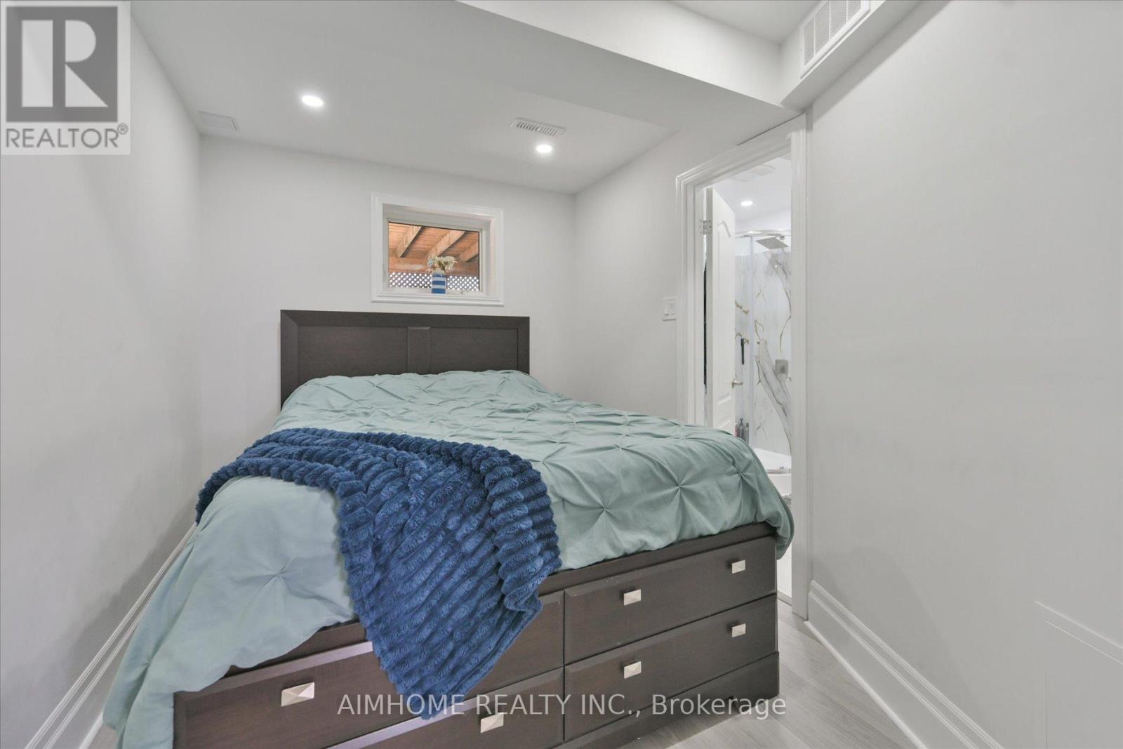232 MCMURCHY AVENUE - 29