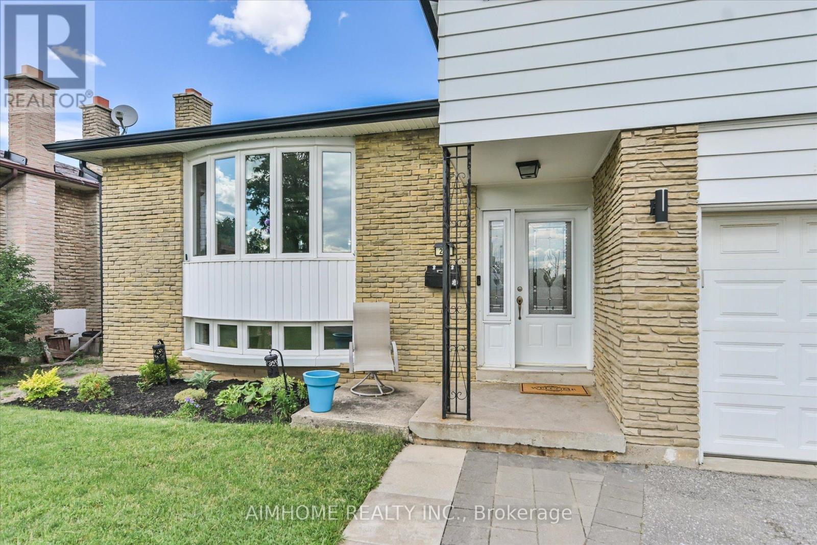 232 MCMURCHY AVENUE - 4
