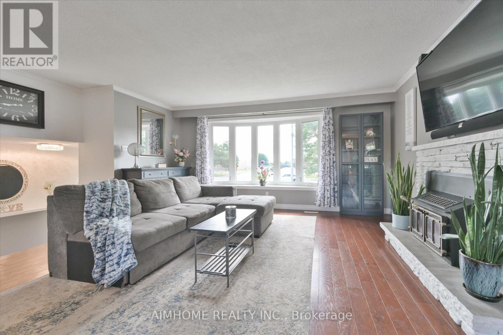 232 MCMURCHY AVENUE - 7