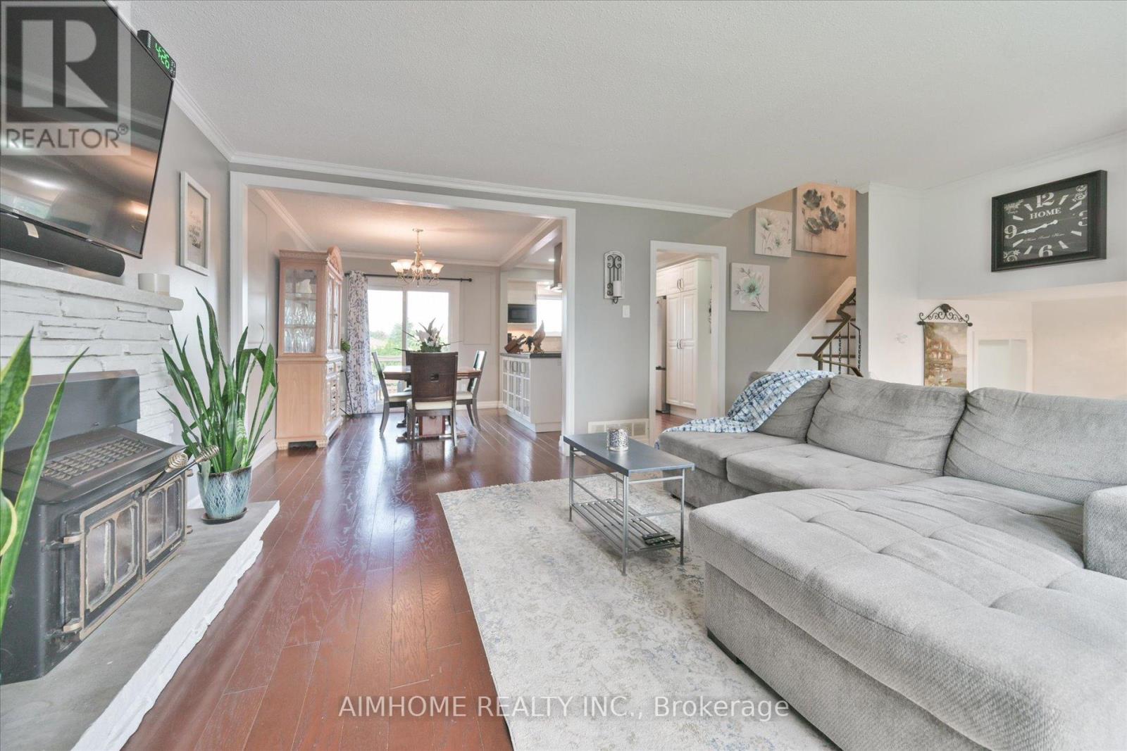 232 MCMURCHY AVENUE - 8