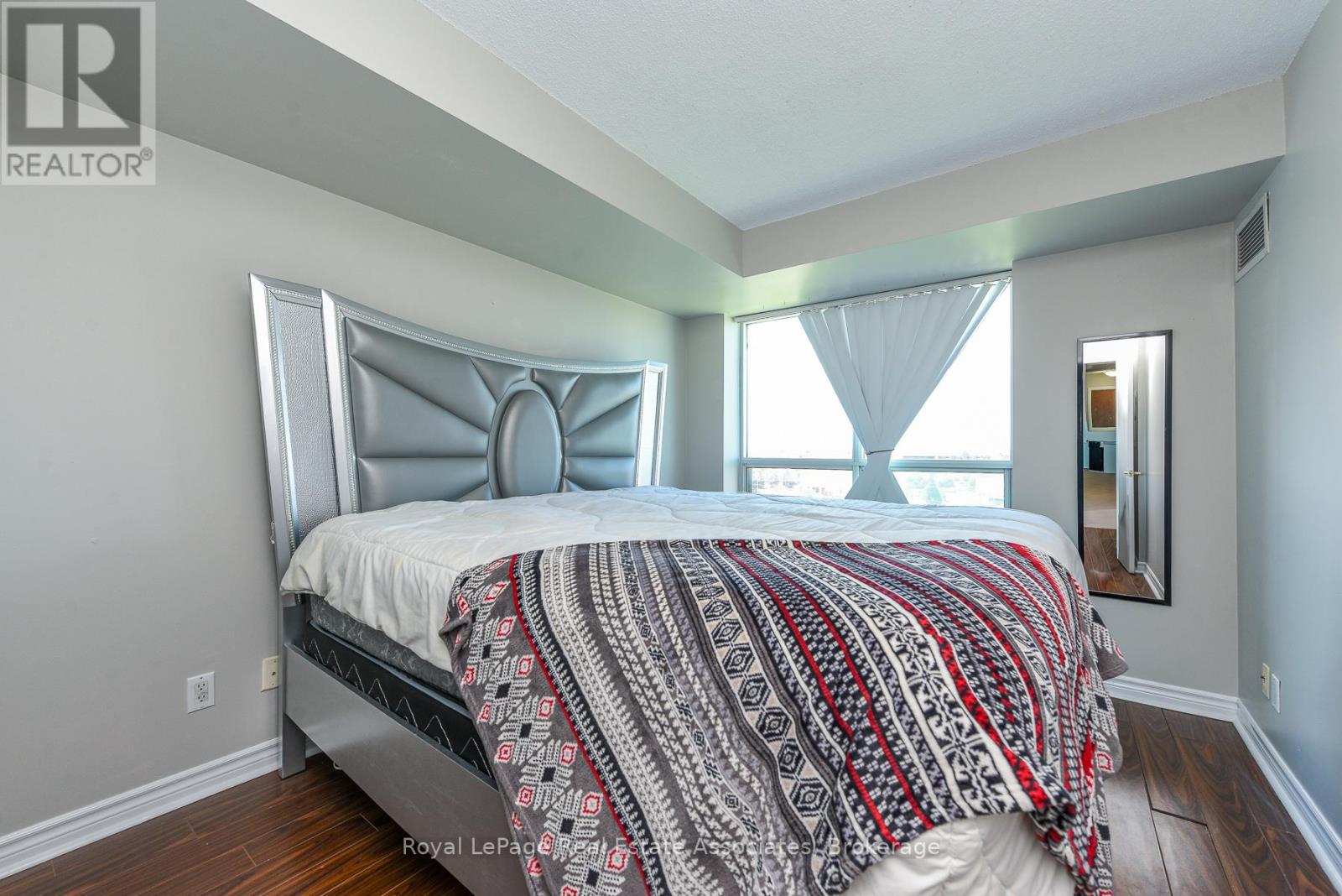 #710 4879 KIMBERMOUNT AVENUE - 17