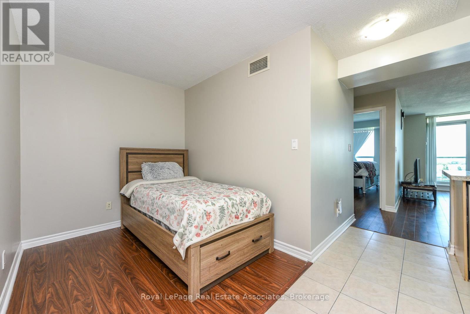 #710 4879 KIMBERMOUNT AVENUE - 9