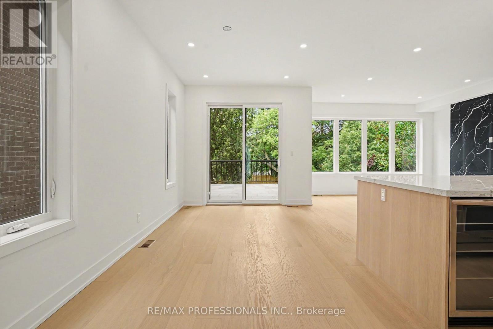 14 KENTROYAL DRIVE - 10