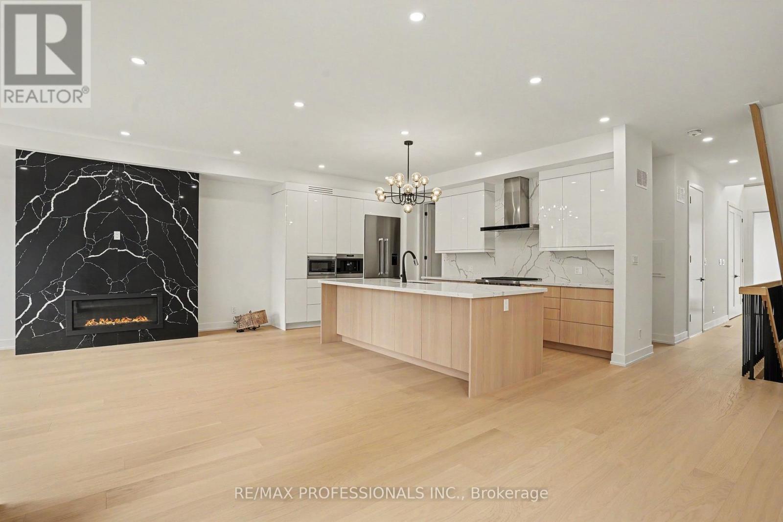 14 KENTROYAL DRIVE - 12