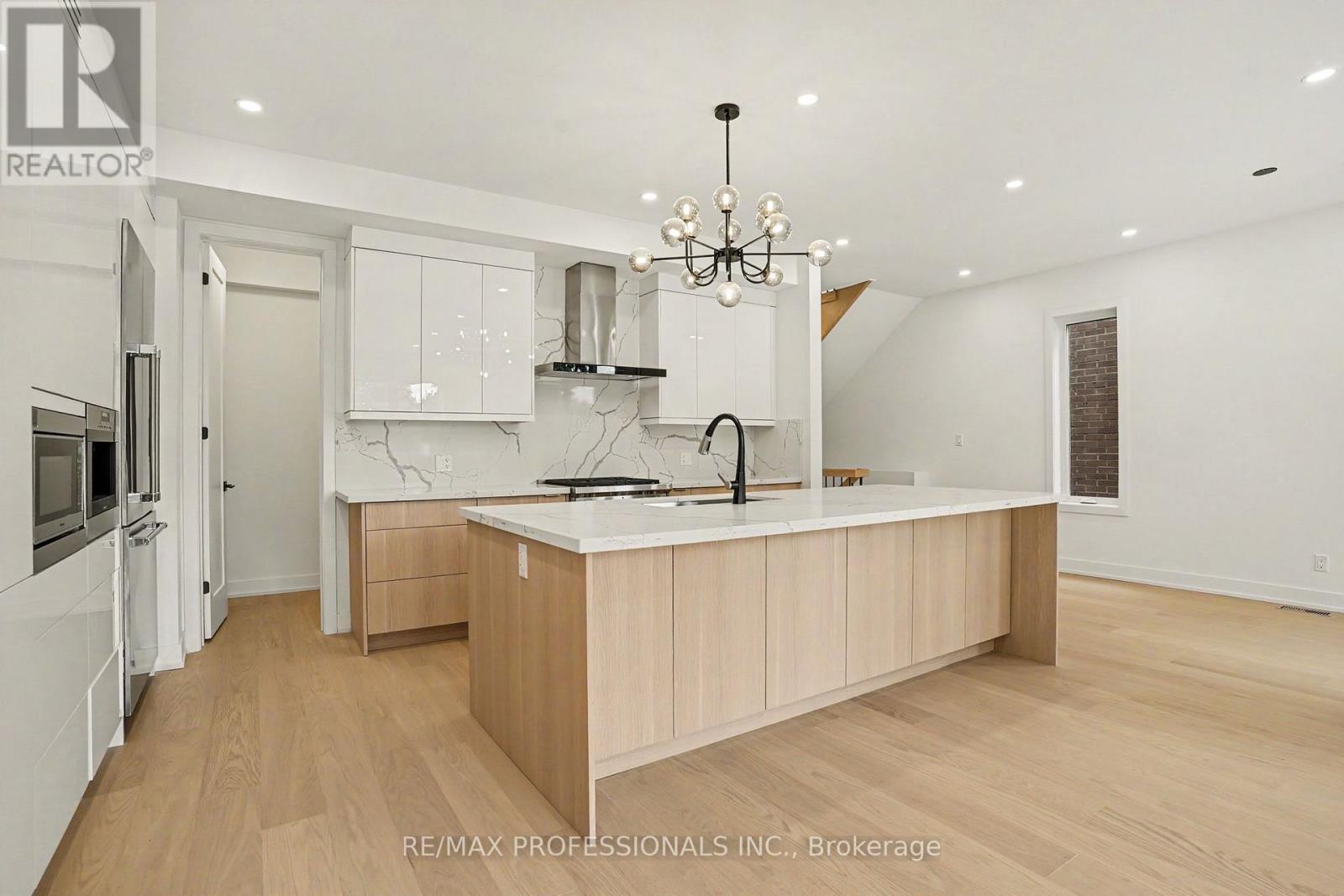 14 KENTROYAL DRIVE - 13
