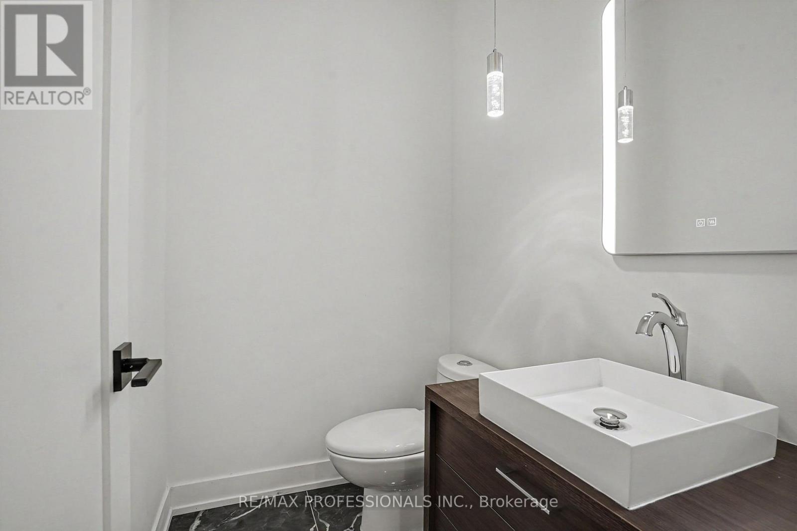 14 KENTROYAL DRIVE - 15